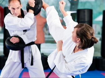 Adult taekwondo pads class